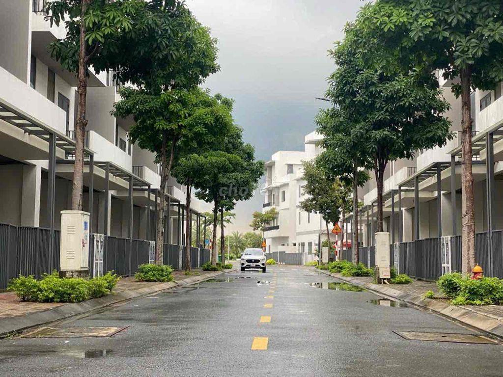 The Pearl Riverside