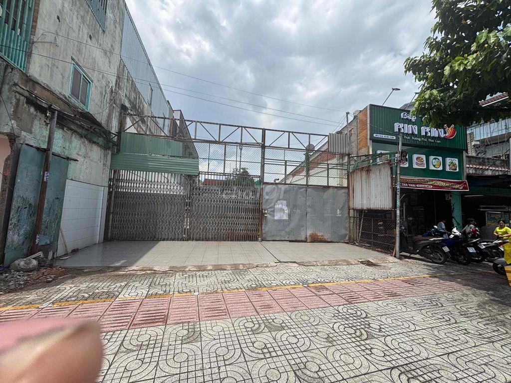 mặt bằng cho thuê 250m2 mặt tiền đường Lê Thị Hà