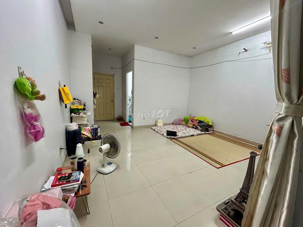 Cho thuê phòng trong nhà 3 tầng, Hiệp Bình Phước – 5 triệu/tháng