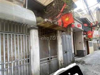 bán đất tặng nhà cấp 4 60m