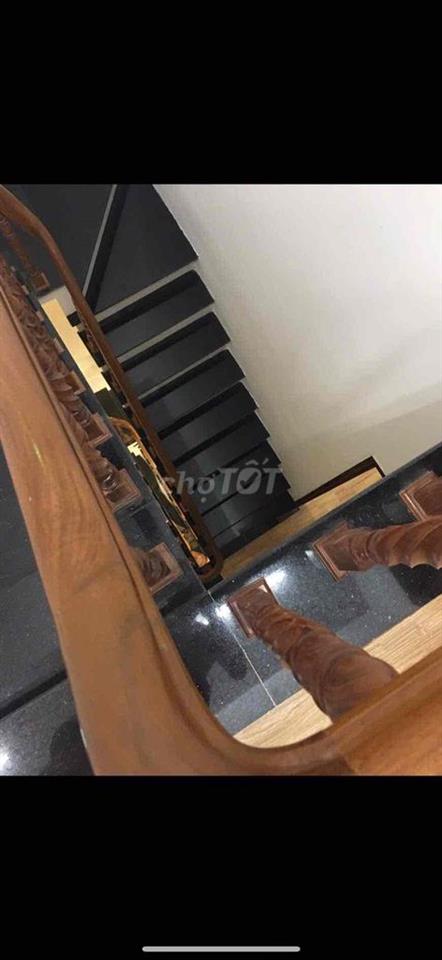 bán nhà 1 trệt 2 lầu
