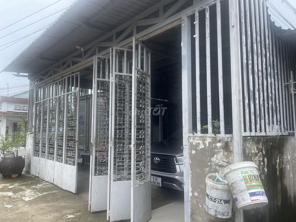 Nhà bán 2tỷ9 có thương lượng