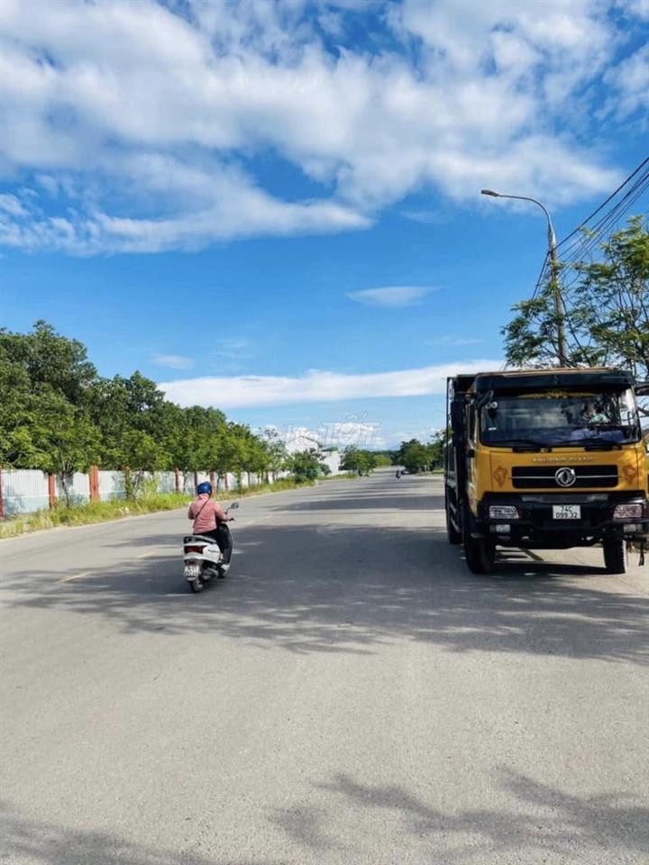BÁN MẶT TIỀN HOÀNG VĂN THỤ