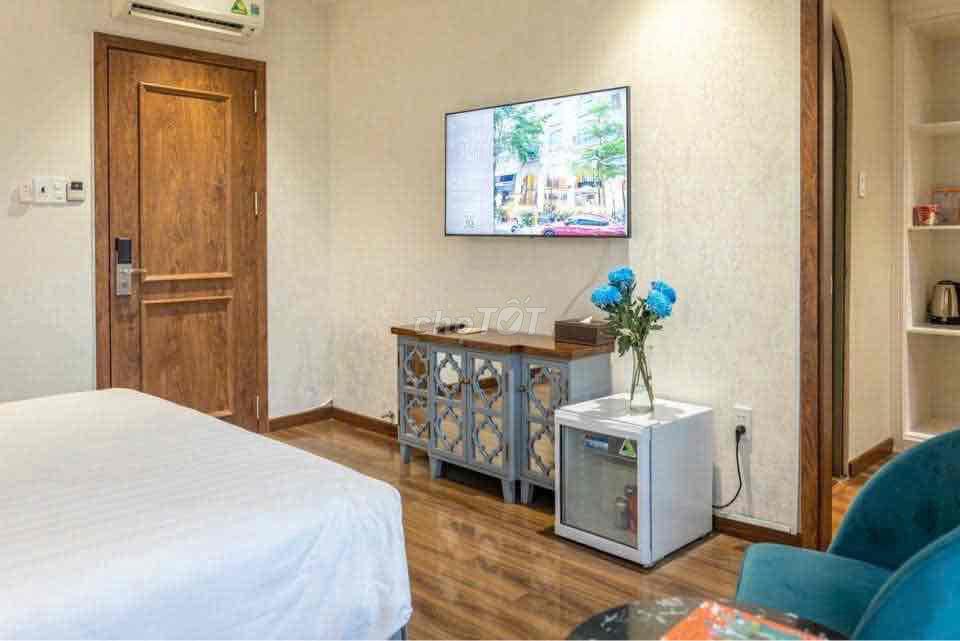 Khách sạn sầm uất Phú Mỹ Hưng/ Hotel for rent in PMH