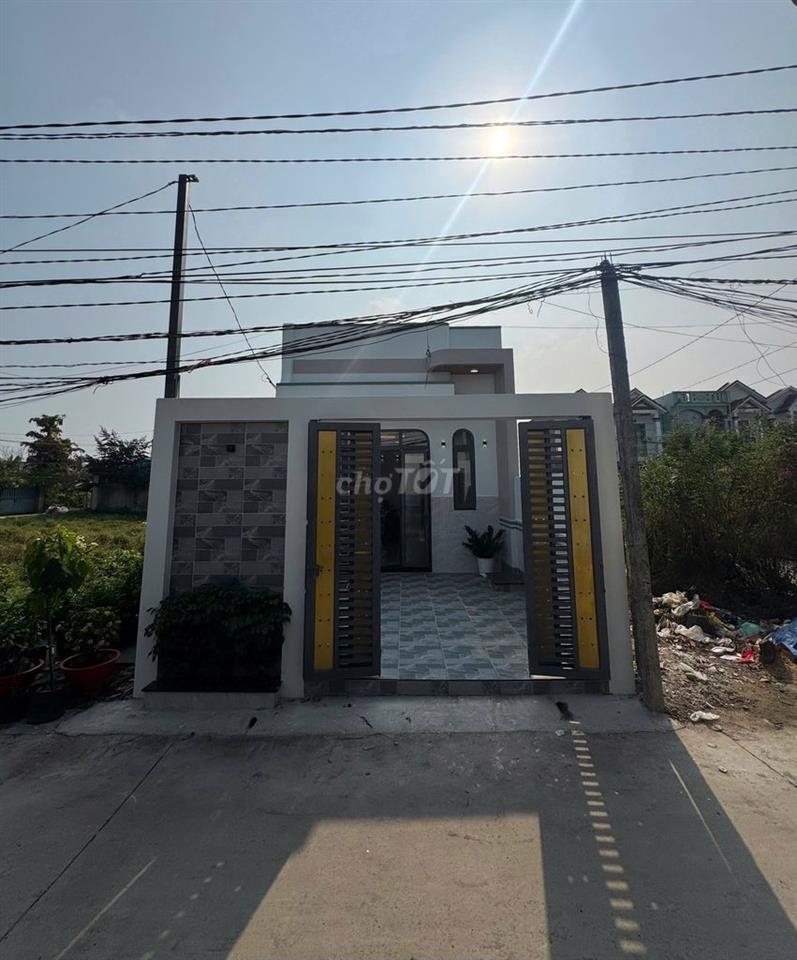 bán nhà cấp 4 SỔ HỒNG RIÊNG 1 tỷ 155 triệu 5x15 mỹ hạnh giáp HÓC MÔN