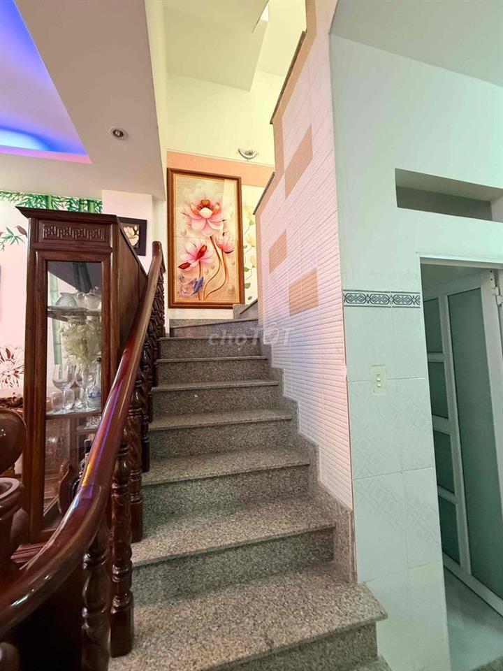 CHO THUÊ NHÀ NGUYÊN CĂN, FULL NỘI THẤT GẦN BV LÊ VĂN THỊNH