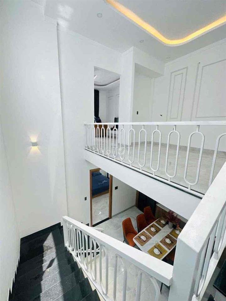 nhà villa hồ bơi, hẻm xe hơi, sổ riêng