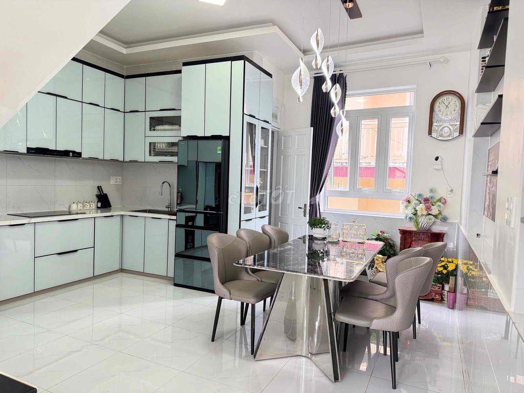 căn nhà ở vị trí quá tiện ích trong lõi trung tâm Đà Lạt.