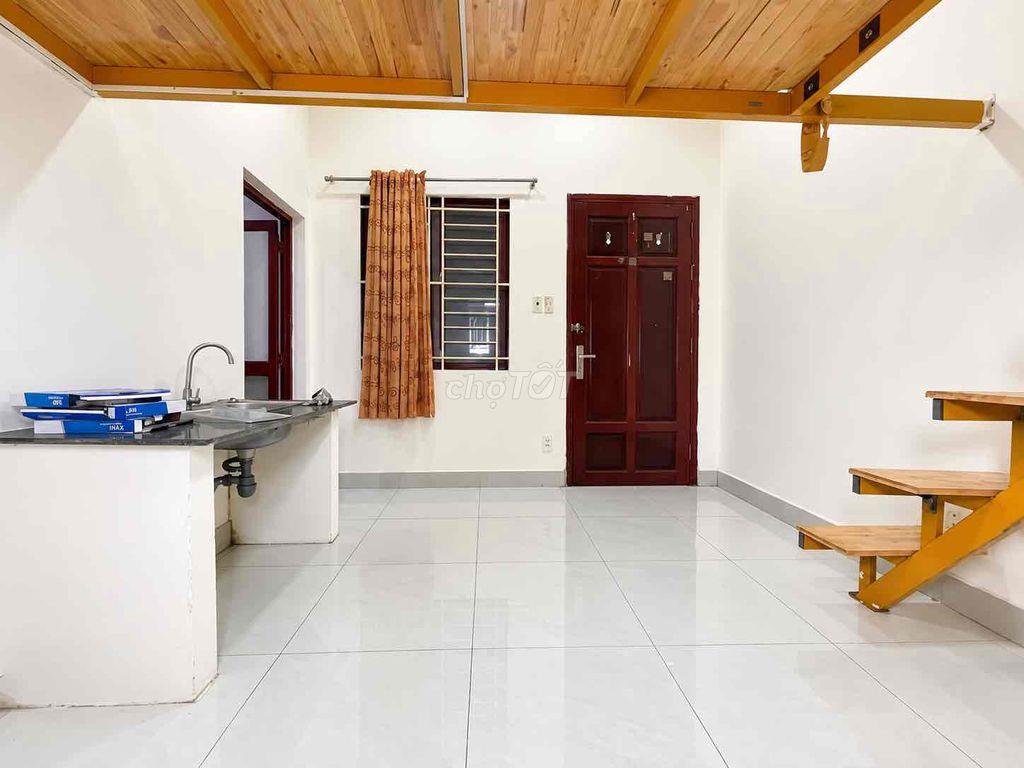 ĐI BỘ QUA HUTECH Ở ĐƯỢC 3 NGƯỜI