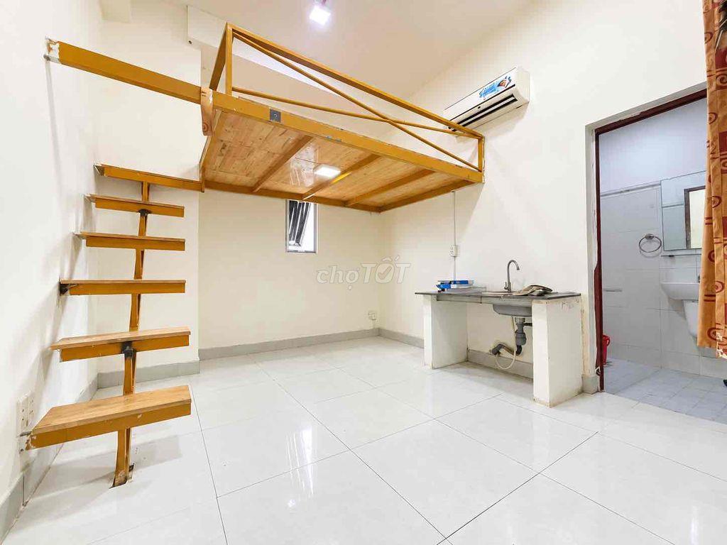 ĐI BỘ QUA HUTECH Ở ĐƯỢC 3 NGƯỜI