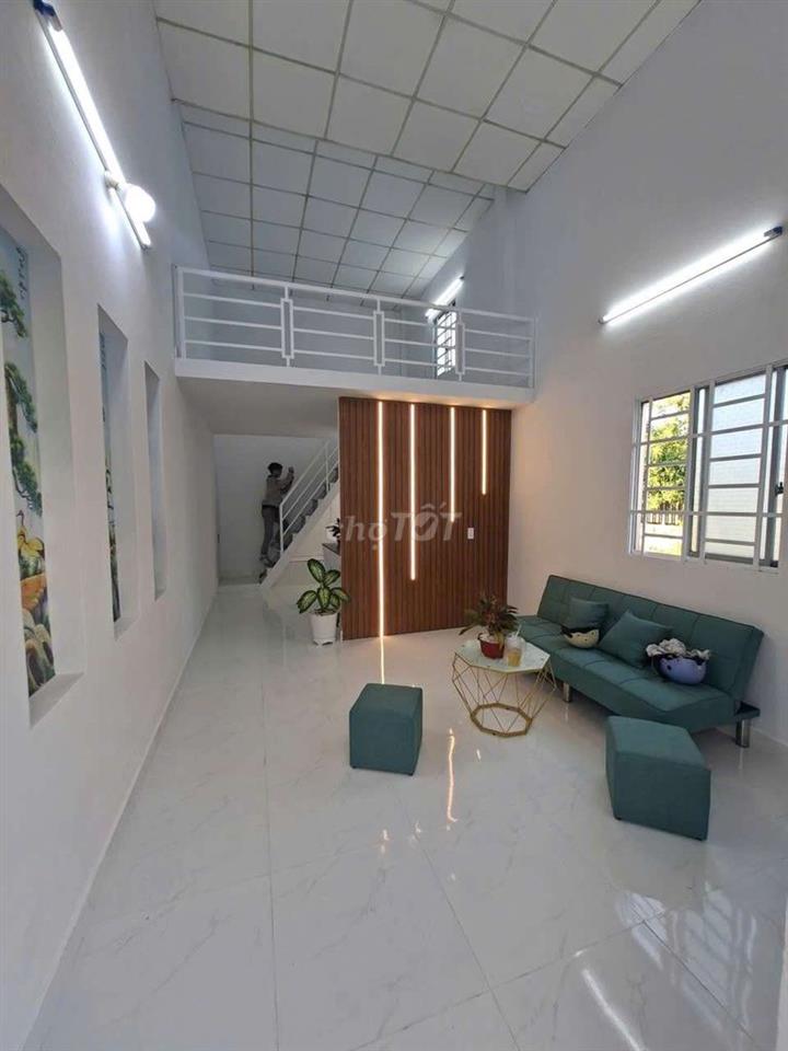 nhà góc 2 mặt tiền 350tr ở Hóc Môn giáp quận 12