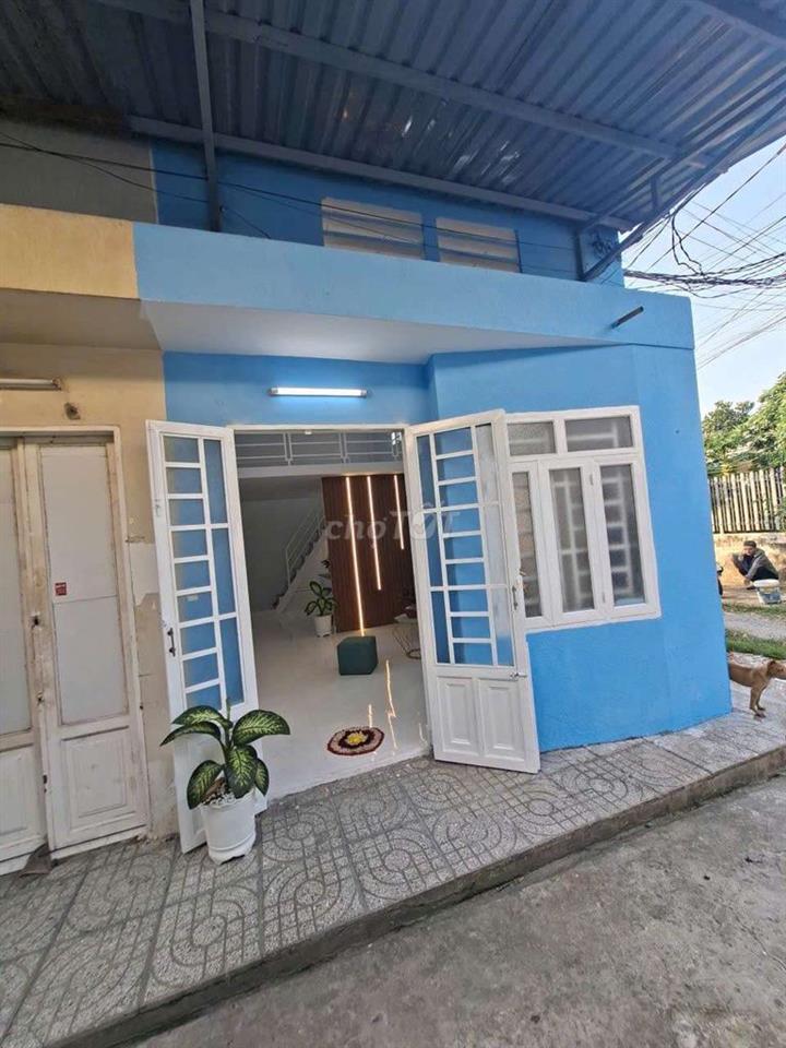 nhà góc 2 mặt tiền 350tr ở Hóc Môn giáp quận 12