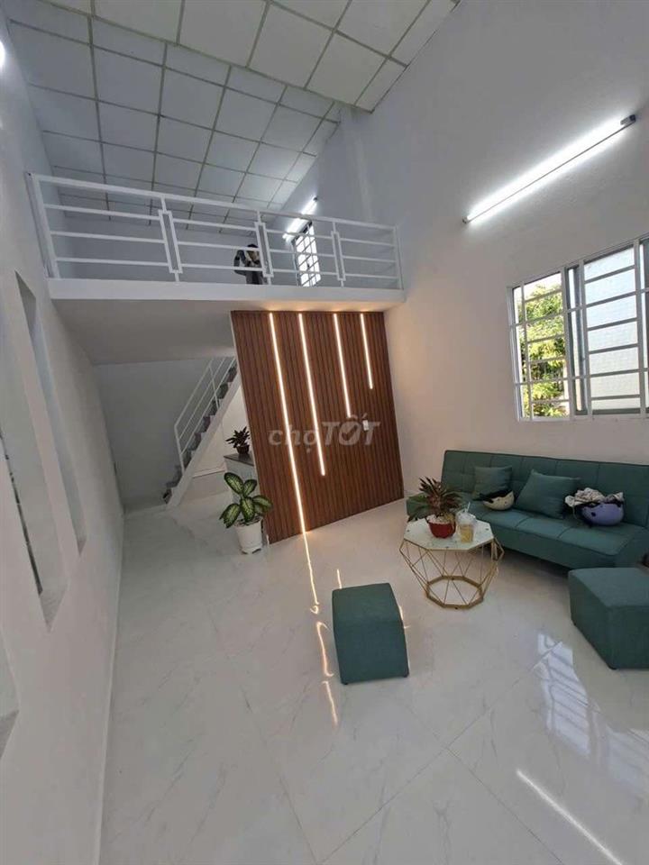 nhà góc 2 mặt tiền 350tr ở Hóc Môn giáp quận 12