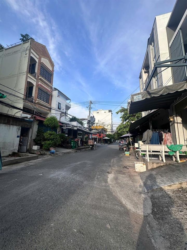 Cần bán nhà mặt tiền đường số 39, phường Tân Quy, Quận 7