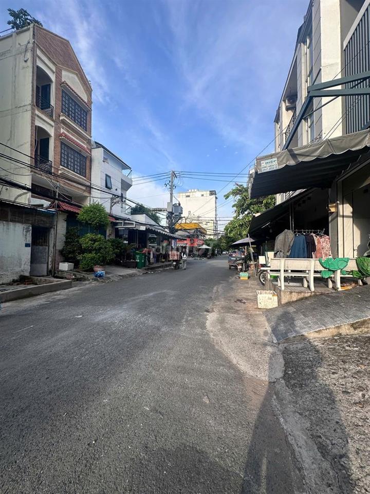 Cần bán nhà mặt tiền đường số 39, phường Tân Quy, Quận 7