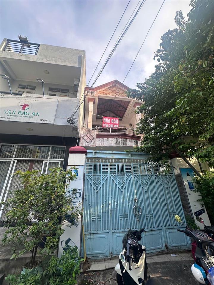 Cần bán nhà mặt tiền đường số 39, phường Tân Quy, Quận 7