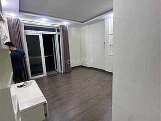 full nội thất đầy đủ giường bếp máy lạnh máy giặt