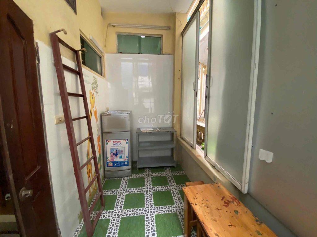 Cho thuê nhà riêng 3 tầng ngõ 278 Tôn Đức Thắng, 30m2