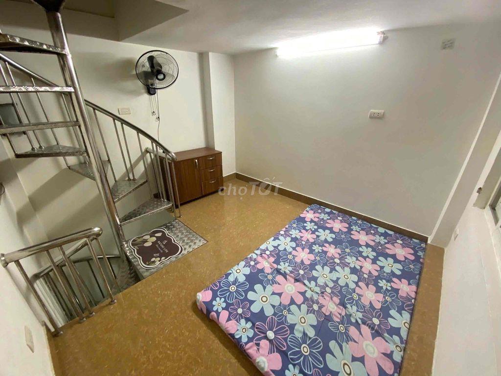 Cho thuê nhà riêng 3 tầng ngõ 278 Tôn Đức Thắng, 30m2