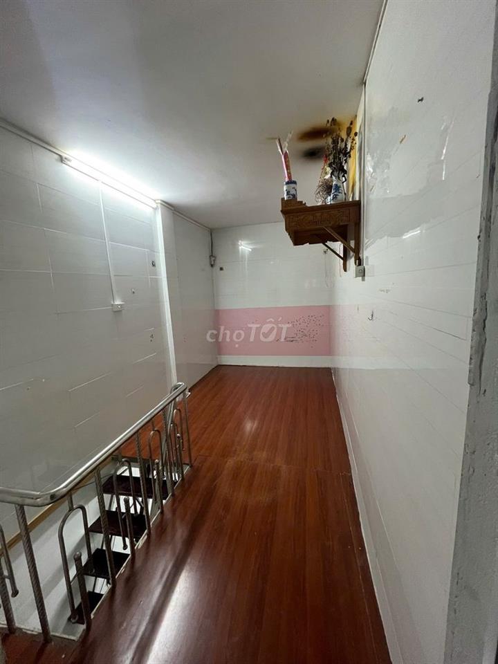 Cho thuê nhà phố Hồng Mai ngõ 107 25m2x2 tầng khép kín, tiện nghi đủ.