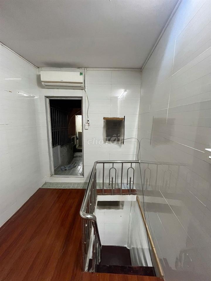 Cho thuê nhà phố Hồng Mai ngõ 107 25m2x2 tầng khép kín, tiện nghi đủ.