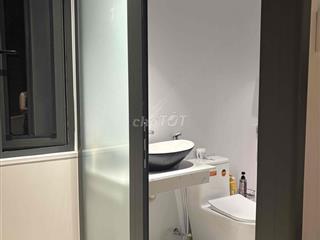 Phòng trong nhà nguyên căn bến xe, 16m2 đủ nội thất, điều hoà