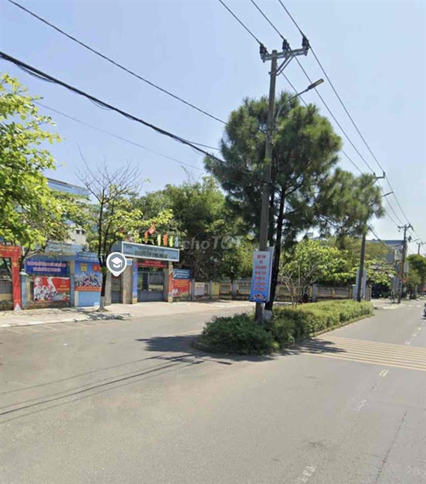 BÁN NHÀ 3 TẦNG ĐẸP 108M² – ĐỐI DIỆN TRƯỜNG HỌC, CÔNG VIÊN – GIÁ 7,9 TỶ