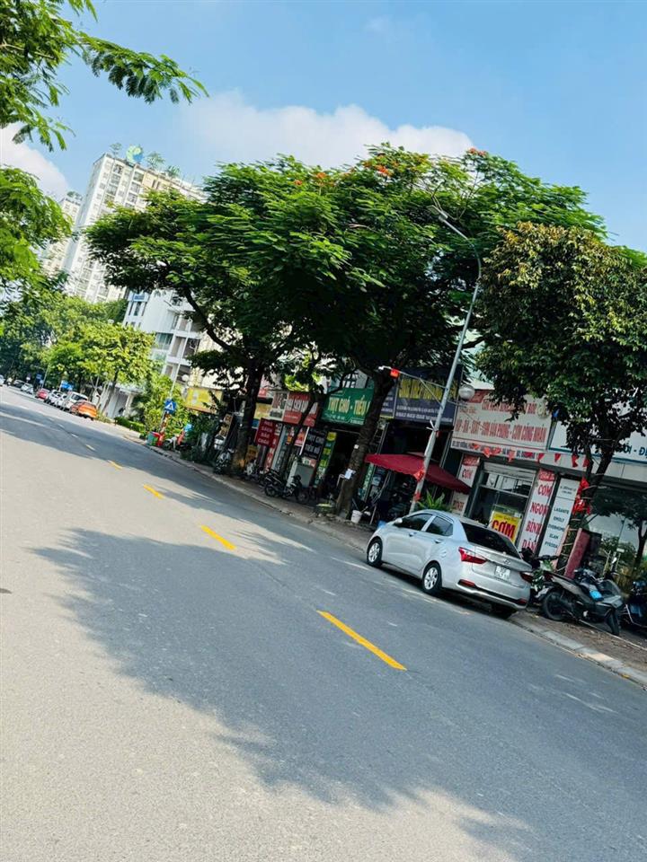 Bán nhà mặt phố Cổ Linh, Long Biên. Thang máy 50m 7T vỉa hè 3m Dưới 13.6 tỷ