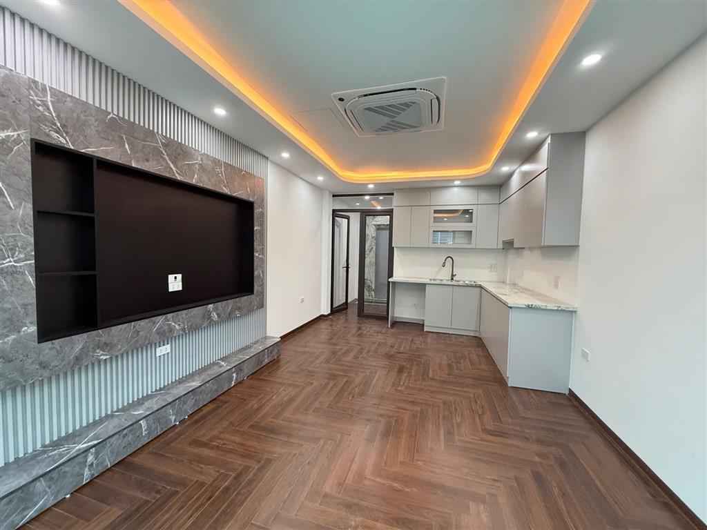 Bán nhà đẹp Hoa Lâm, Long Biên. Thang máy, Ô tô 45m2, 5 tầng Dưới 9.8 tỷ
