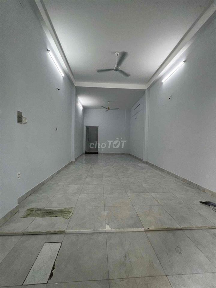 Nhà Trống suốt,3 tấm