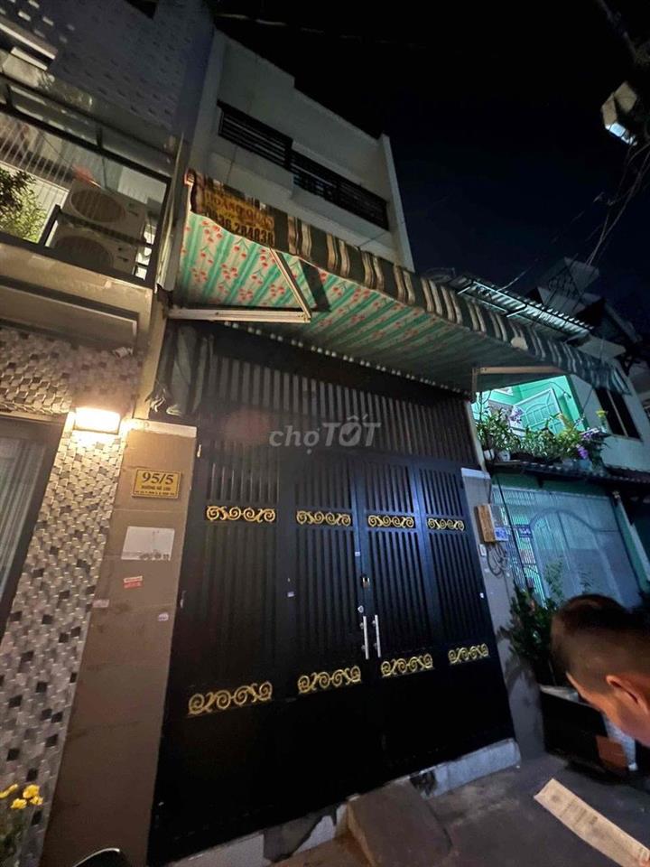 Nhà Trống suốt,3 tấm