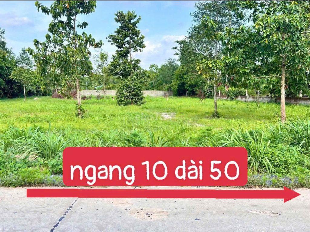 bán lô đất 500m2 full thổ sổ sẵn sát trung tâm thị trấn giá 600 triệu
