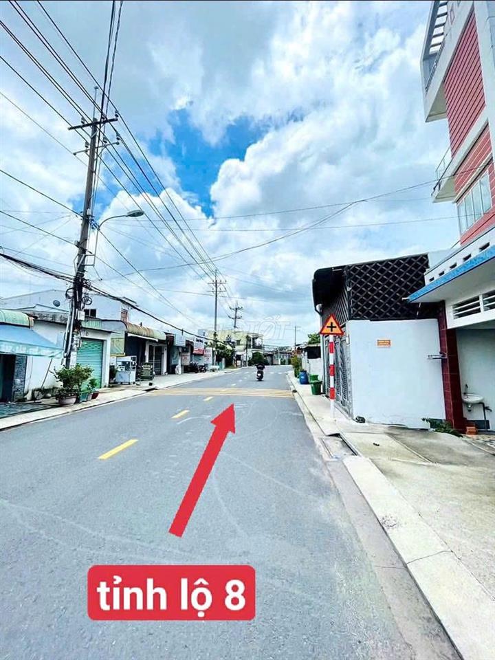 NHÀ MT KINH DOANH GẦN CHỢ NGAY THỊ TRẤN CHỐT BÁN 680 TRIỆU