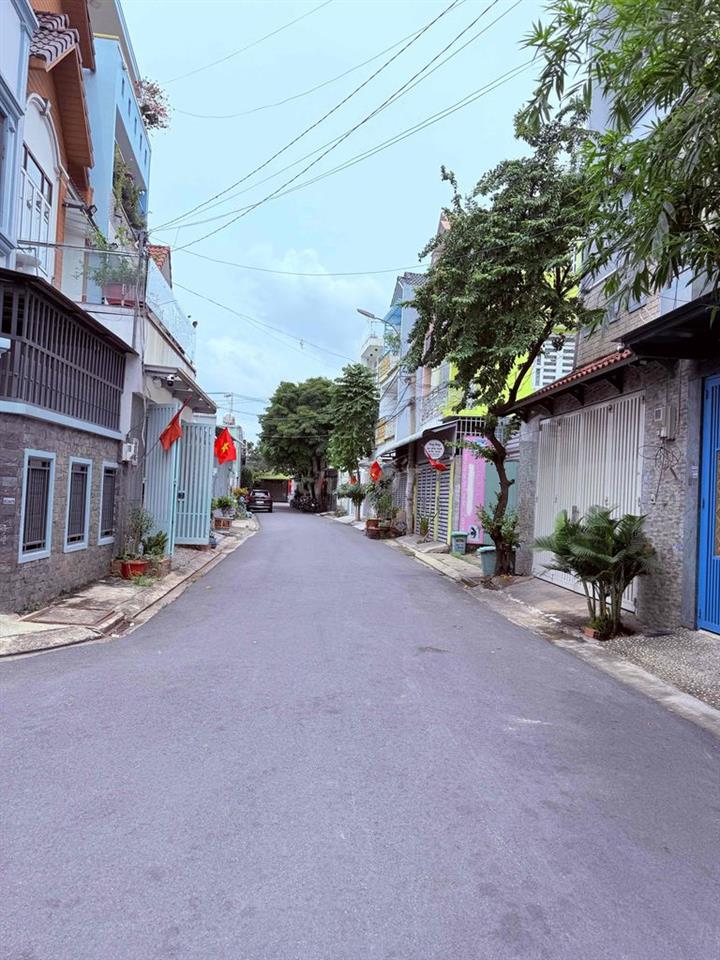 Đất 5x21m, 44tr/m2 vuông vức ,hẻm xe tải , thới tam thôn 6, hóc môn .