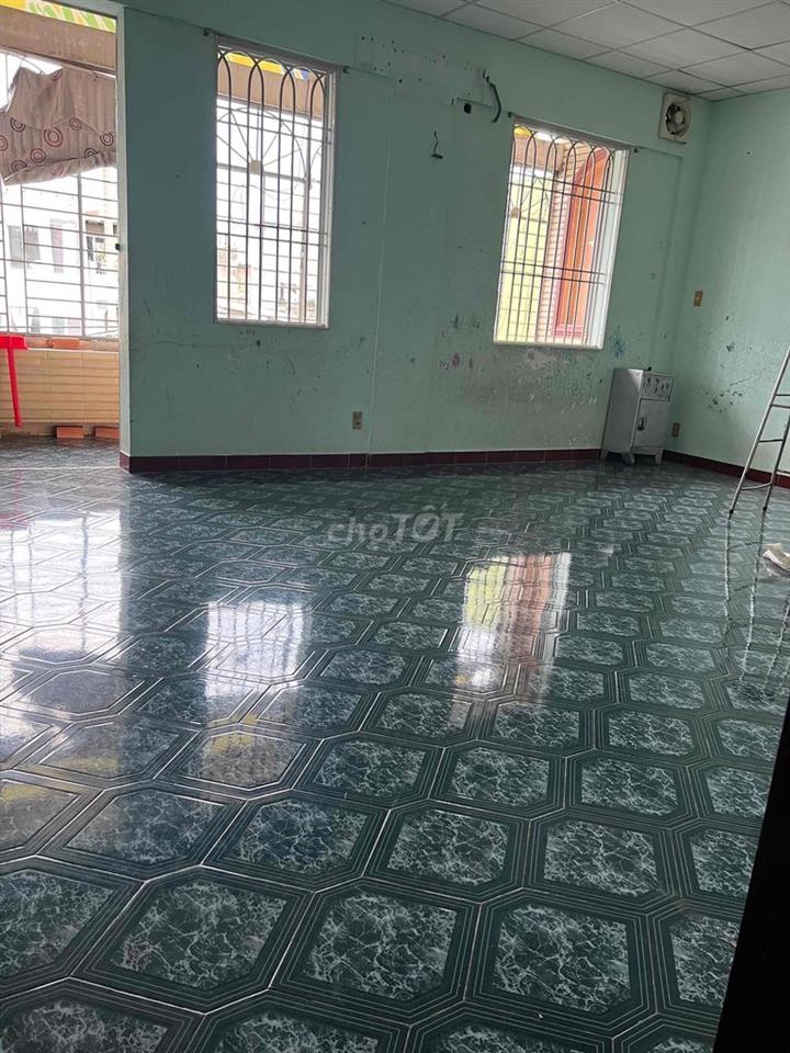 PHÒNG CÓ BAN CÔNG ~ 50m2, THOÁNG MÁT, RỘNG RÃI Q6 - Q11