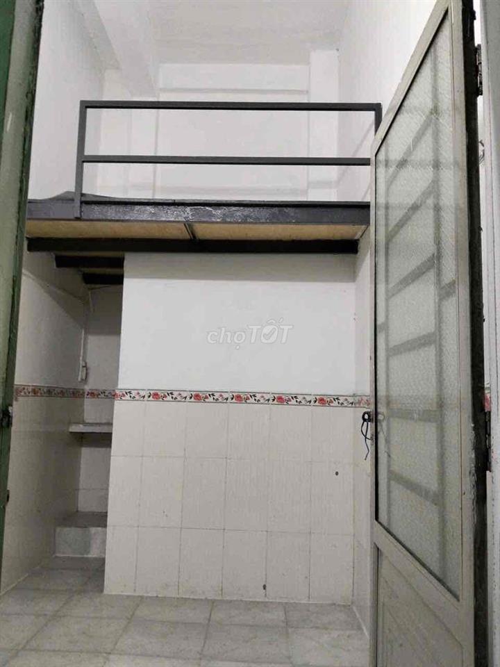 Phòng trọ giá rẻ kế trường Cao Đẳng Lý Tự Trọng