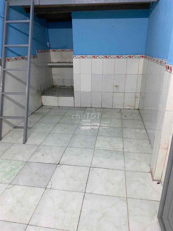 Phòng trọ giá rẻ kế trường Cao Đẳng Lý Tự Trọng