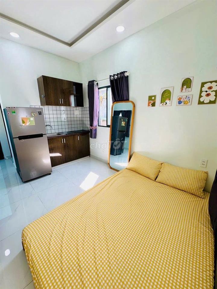 Phòng đẹp ban công, trung tâm, máy giặt riêng
