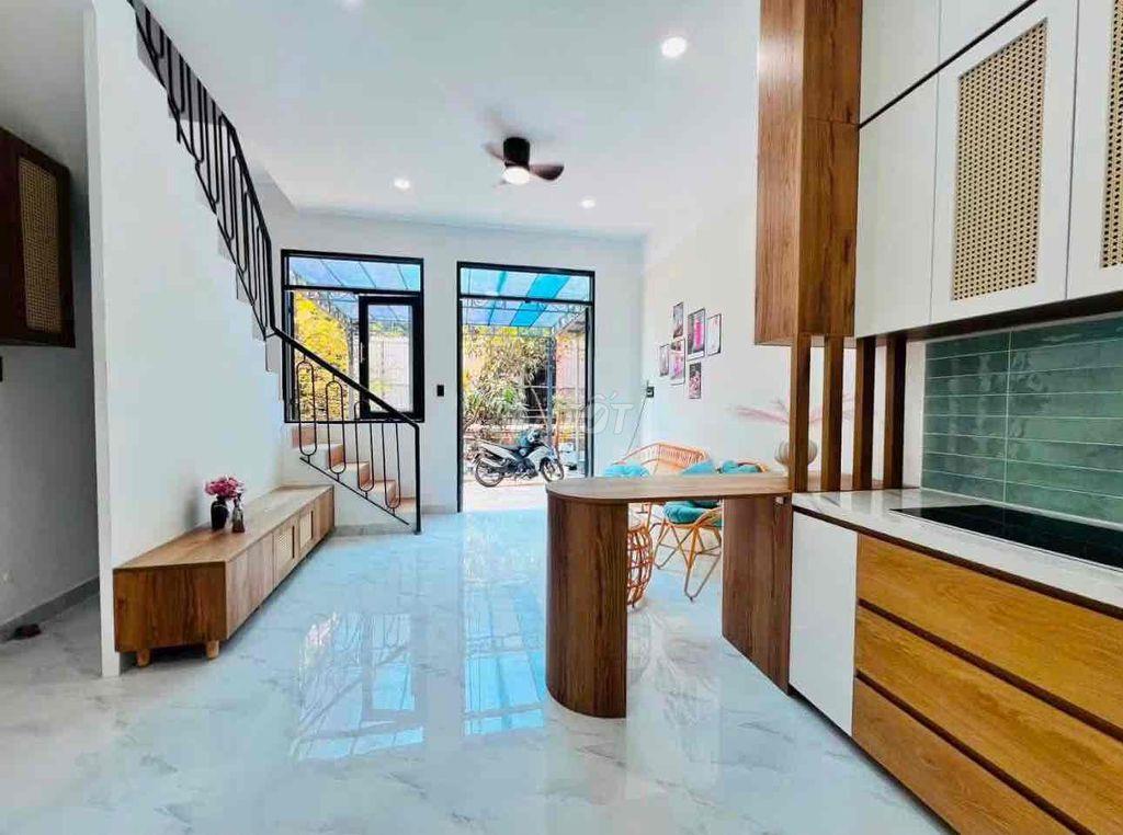 Nhà Chánh Nghĩa đẹp, mới cần chuyển nhượng chủ mới