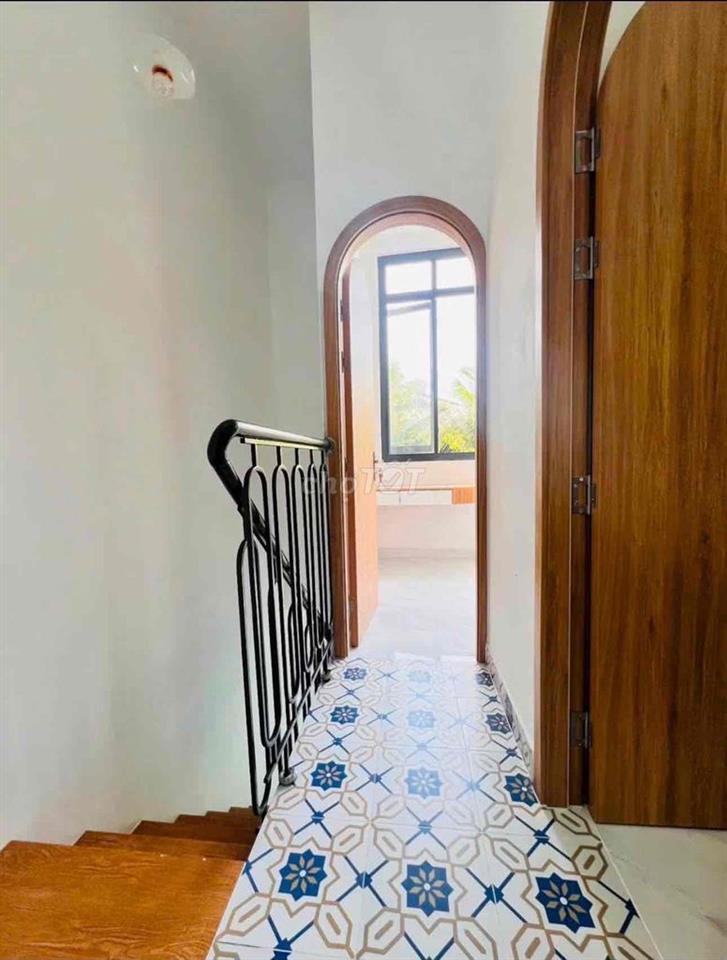 Nhà Chánh Nghĩa đẹp, mới cần chuyển nhượng chủ mới