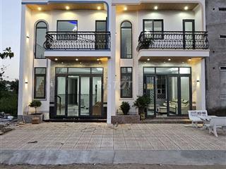 Nhà mới trệt lầu