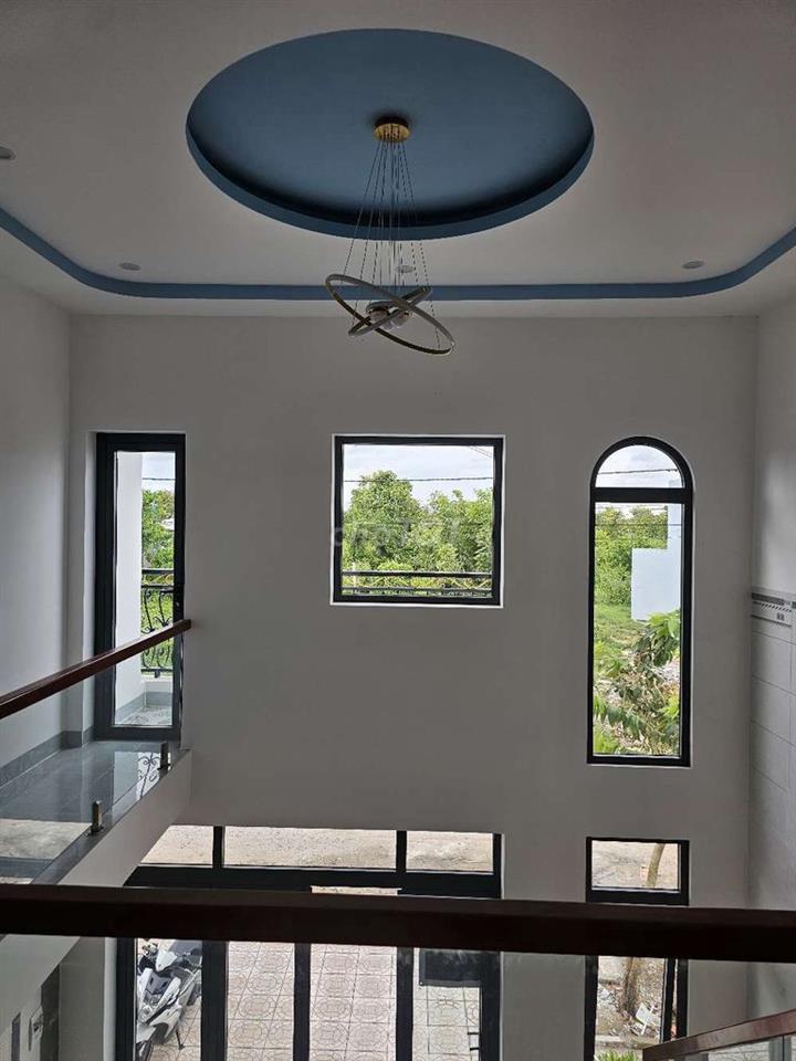 Nhà mới trệt lầu
