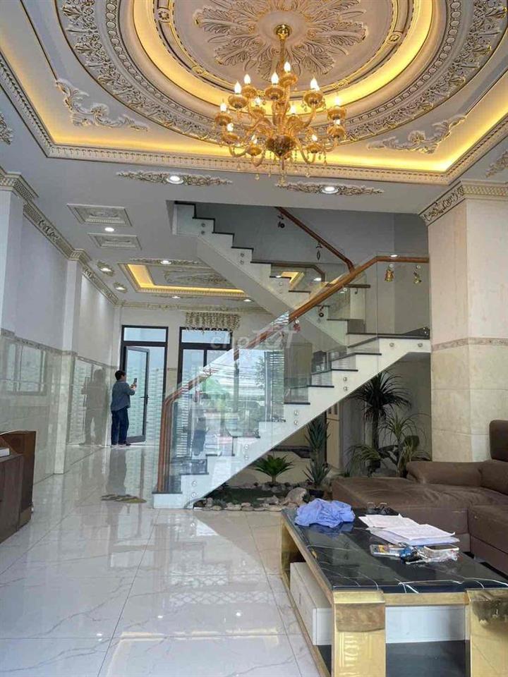 nhà cần bán kdc 584 HUỲNH BÁ CHÁNH