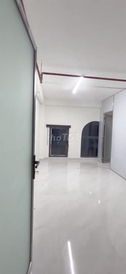 CẦN NHƯỢNG LẠI PHÒNG