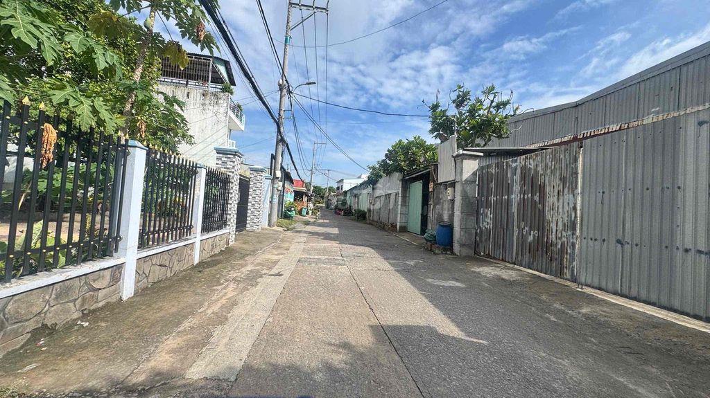 nhà 2 tầng mới hẻm xe hơi thông. 5,5x28m. ấp 3 đông thạnh. giá 5 tỷ