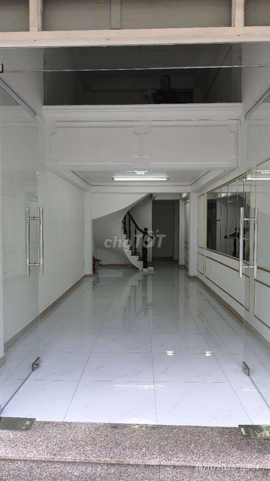 Cho thuê nhà nguyên căn mặt tiền Q1