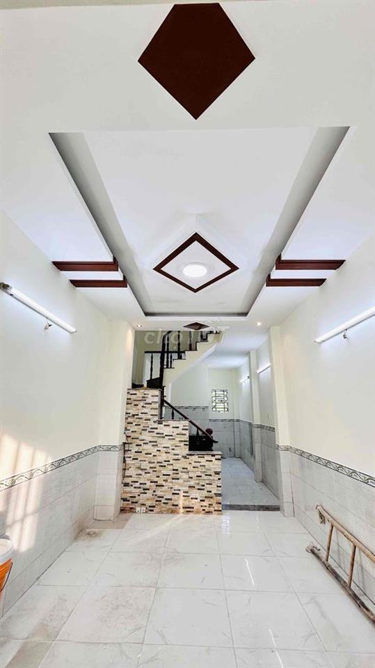 Cho thuê nhà Q.12 1 trệt 2 lầu 4 phòng ngủ