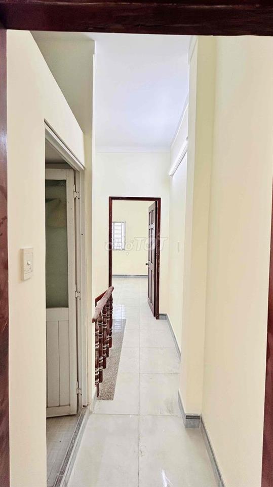Cho thuê nhà Q.12 1 trệt 2 lầu 4 phòng ngủ