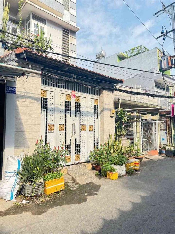 Nhà quận 8,  42 m2,  CX Bùi Minh Trực, 2 tầng,  giá nhỉnh 6 tỷ.