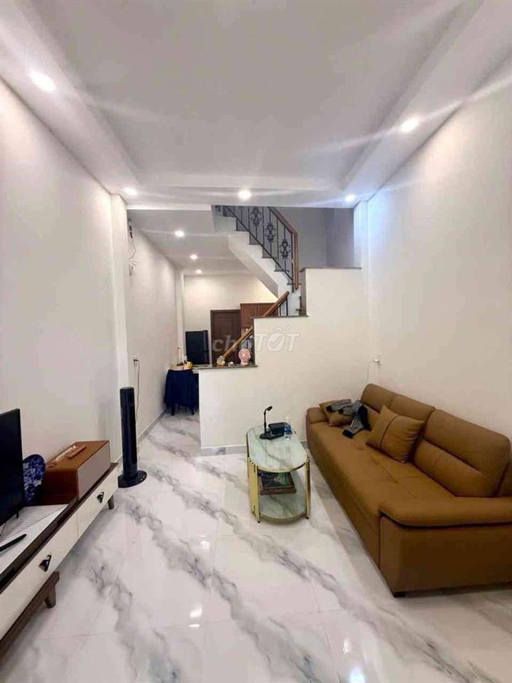 Nhà quận 8,  42 m2,  CX Bùi Minh Trực, 2 tầng,  giá nhỉnh 6 tỷ.